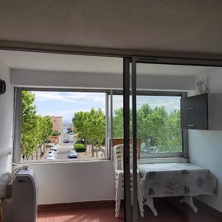 Studio Cabine Le Grazel Apartment *